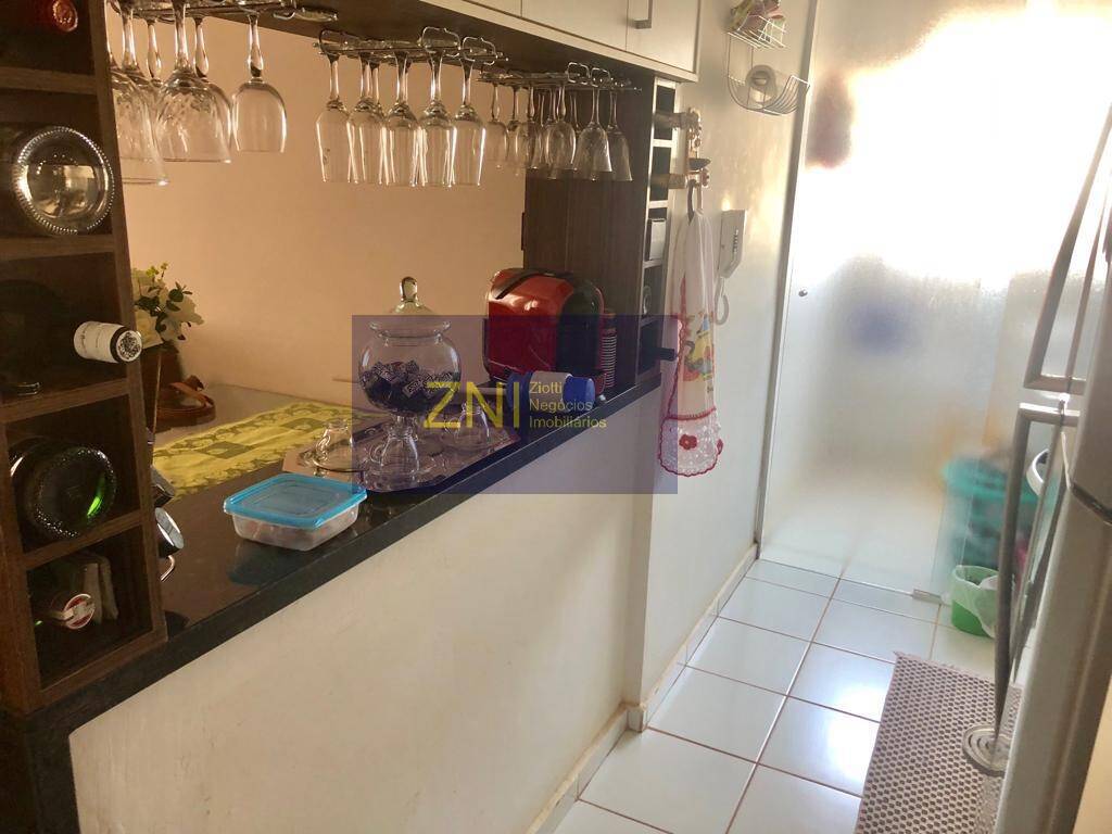 Apartamento à venda com 2 quartos, 45m² - Foto 3