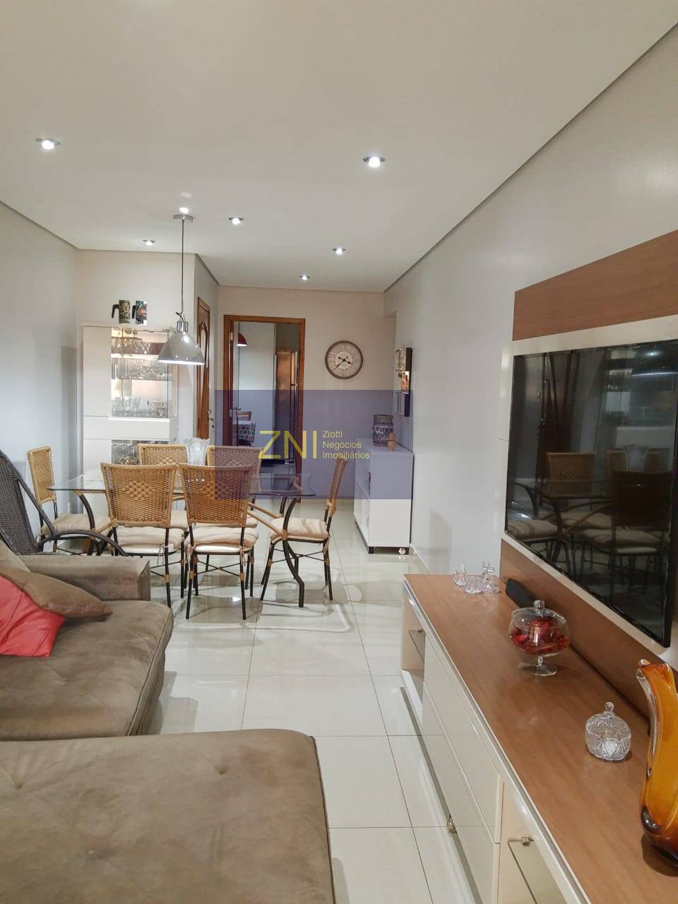 Apartamento à venda com 3 quartos, 122m² - Foto 1