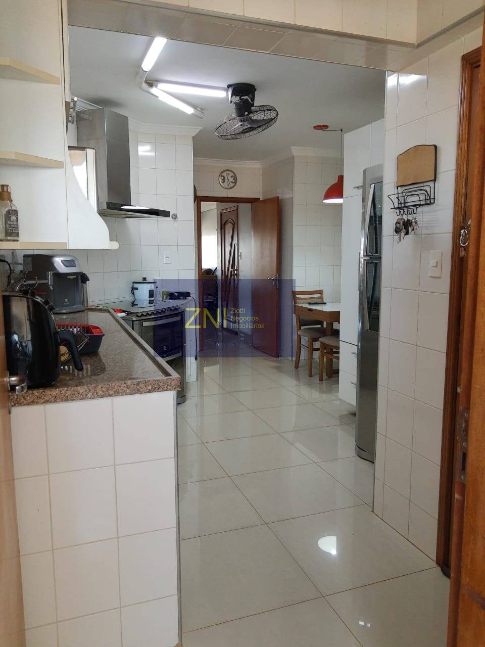 Apartamento à venda com 3 quartos, 122m² - Foto 8