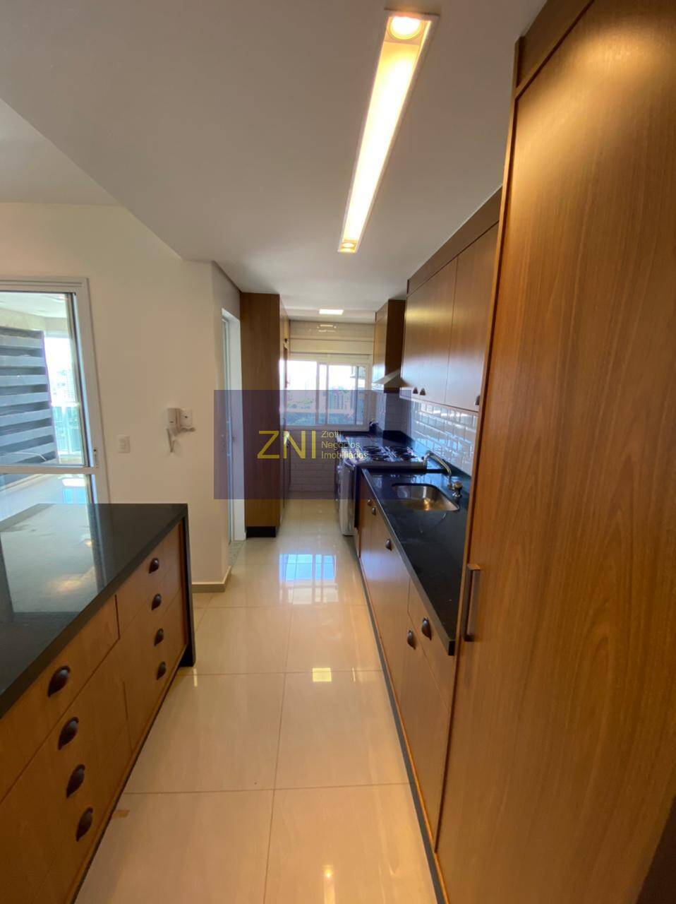 Apartamento à venda com 3 quartos, 265m² - Foto 11