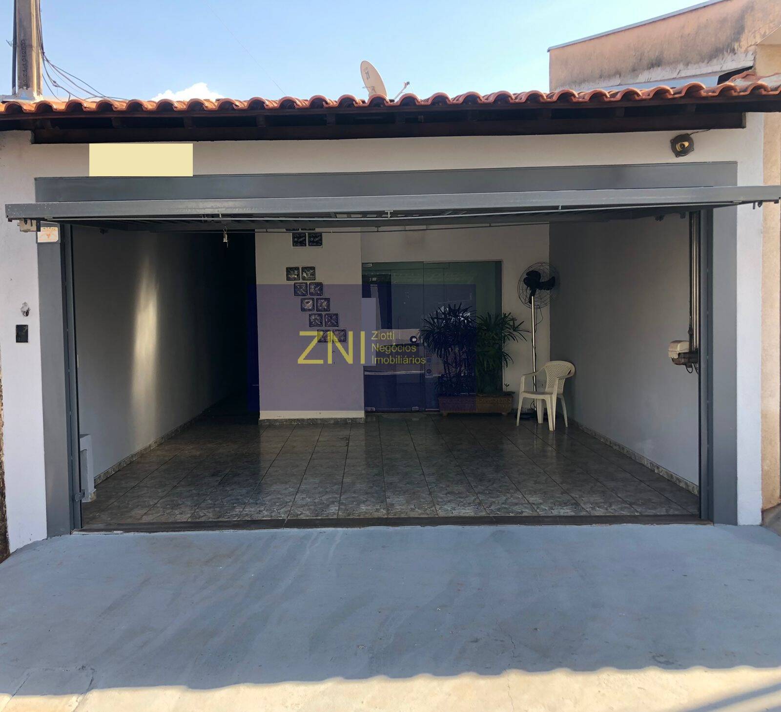 Casa à venda com 5 quartos, 234m² - Foto 1