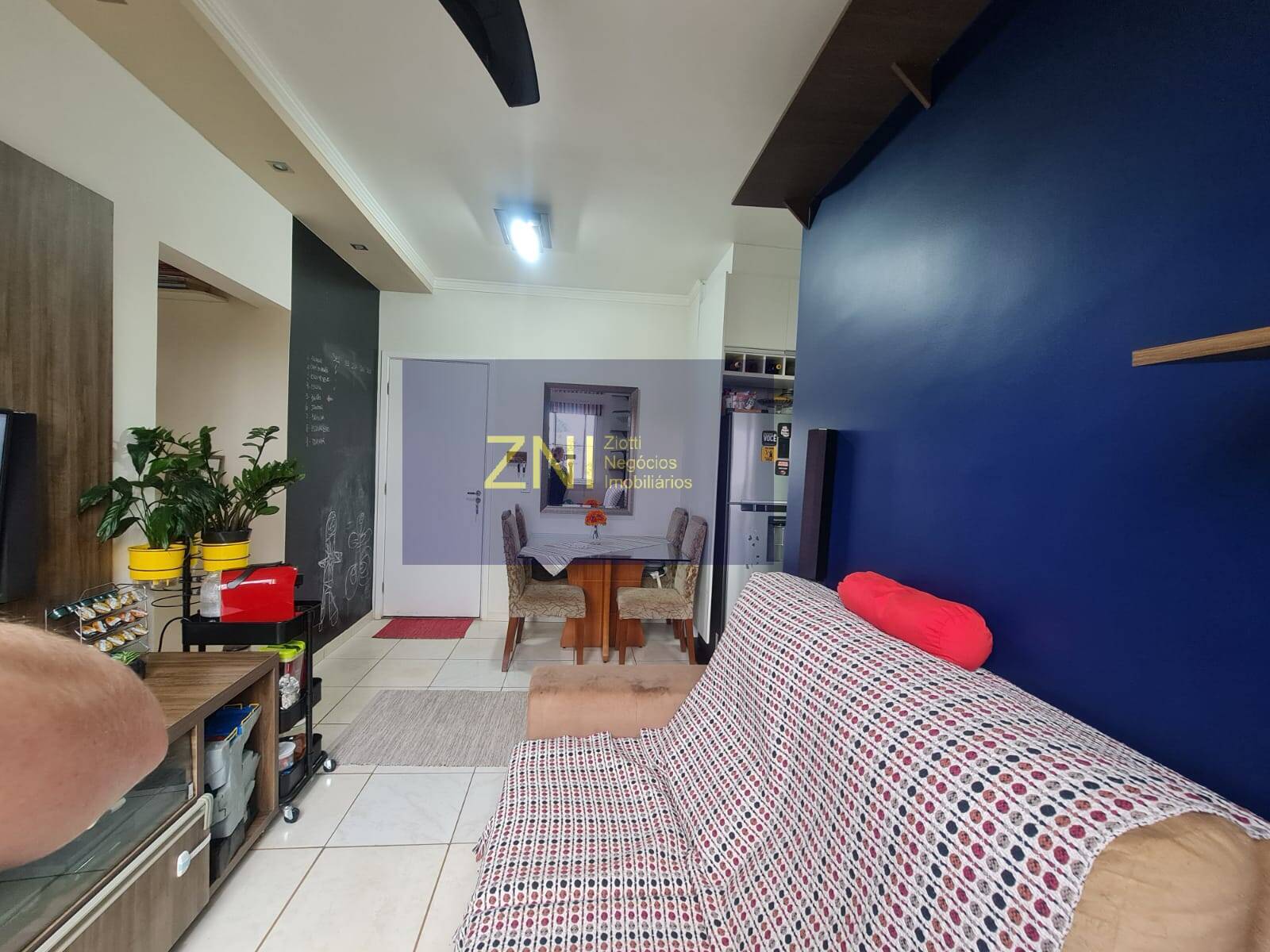 Apartamento à venda com 2 quartos, 45m² - Foto 1