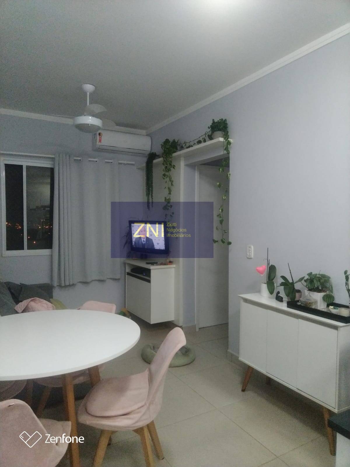 Apartamento à venda com 2 quartos, 45m² - Foto 2