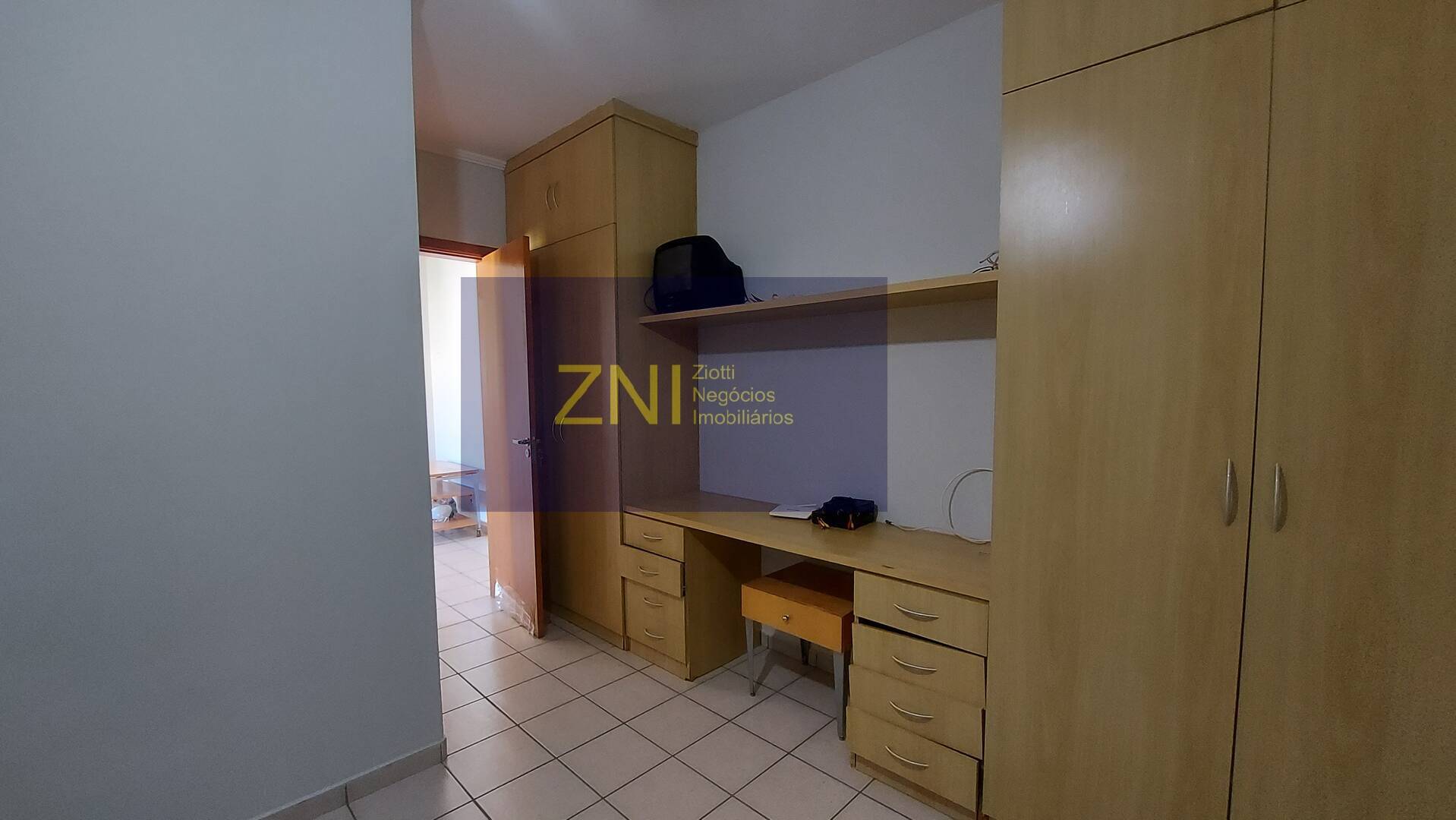 Apartamento à venda com 1 quarto, 37m² - Foto 11