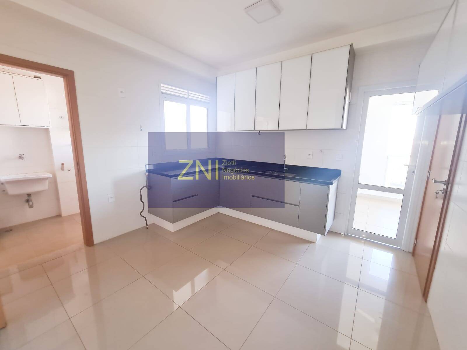 Apartamento à venda com 3 quartos, 172m² - Foto 5