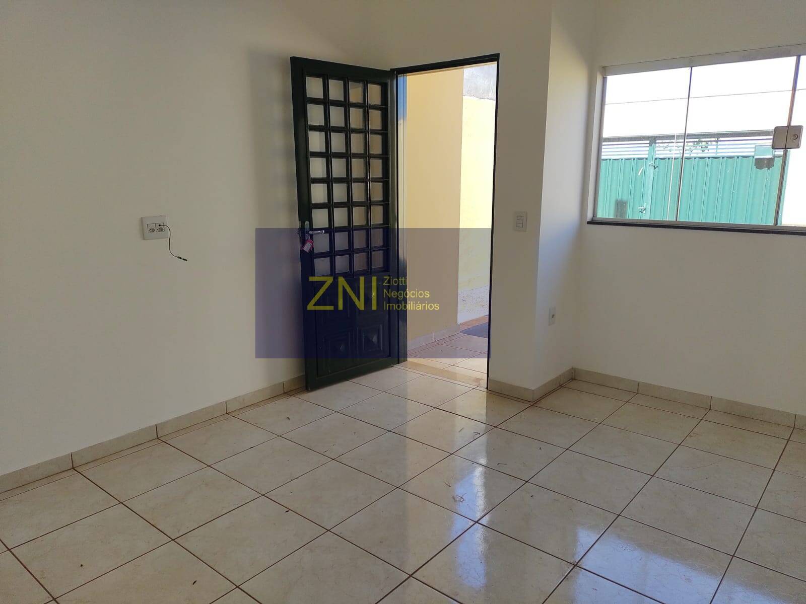 Casa à venda com 3 quartos, 160m² - Foto 1