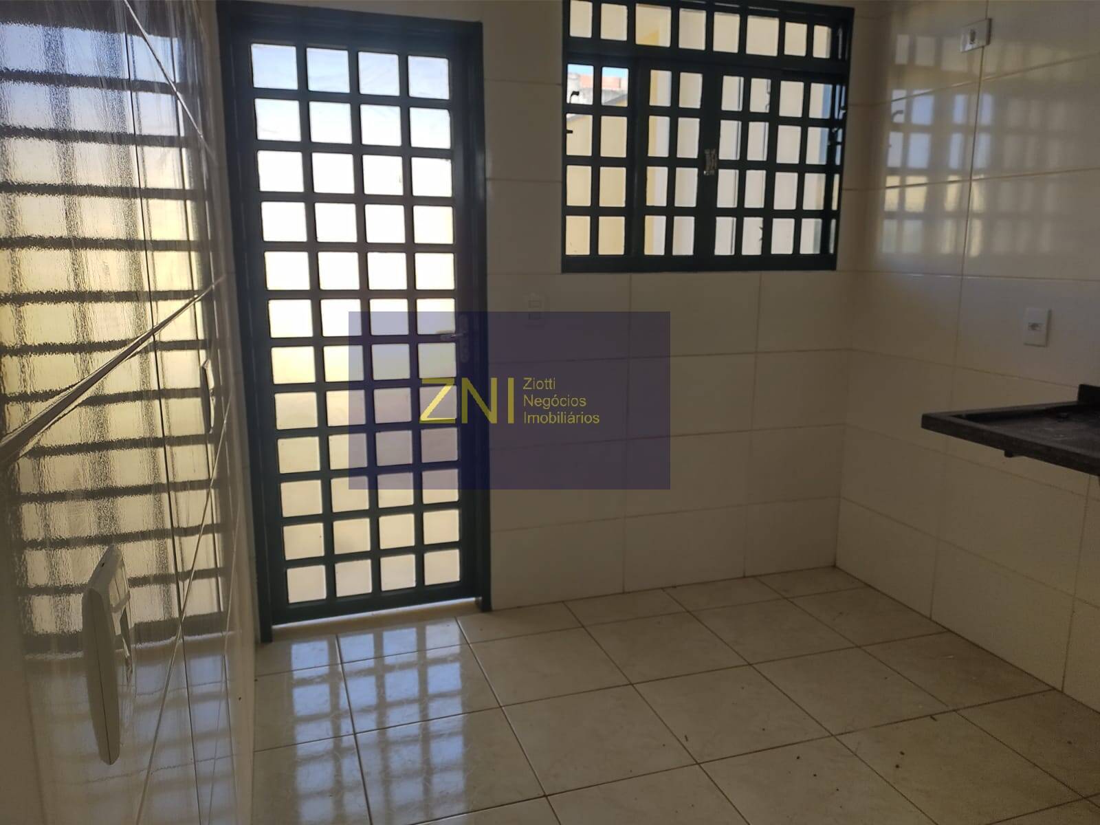 Casa à venda com 3 quartos, 160m² - Foto 4