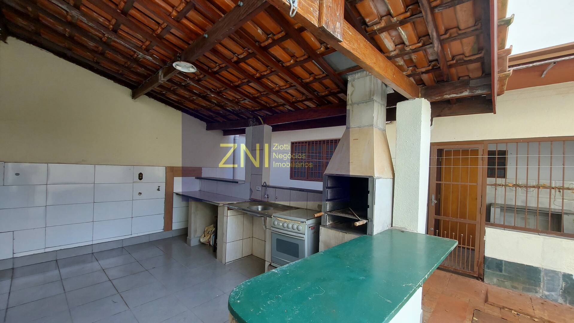 Casa à venda com 6 quartos, 351m² - Foto 13