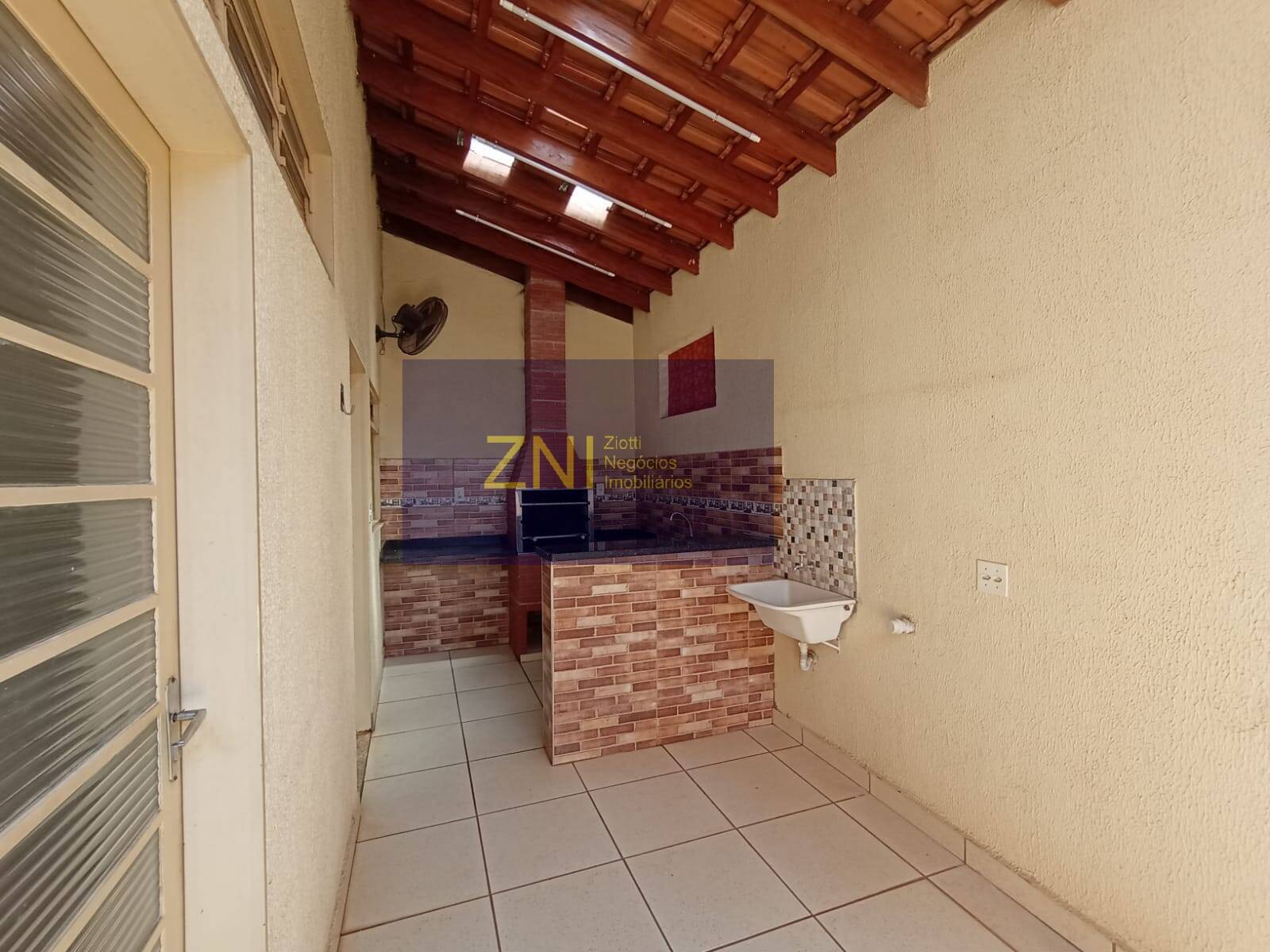 Casa à venda com 3 quartos, 250m² - Foto 15