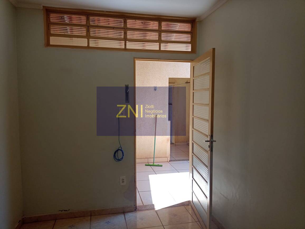 Casa à venda com 3 quartos, 250m² - Foto 8