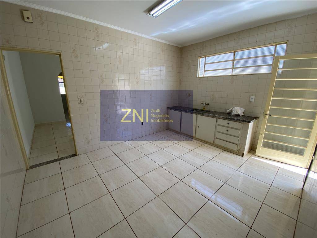 Casa à venda com 3 quartos, 270m² - Foto 4