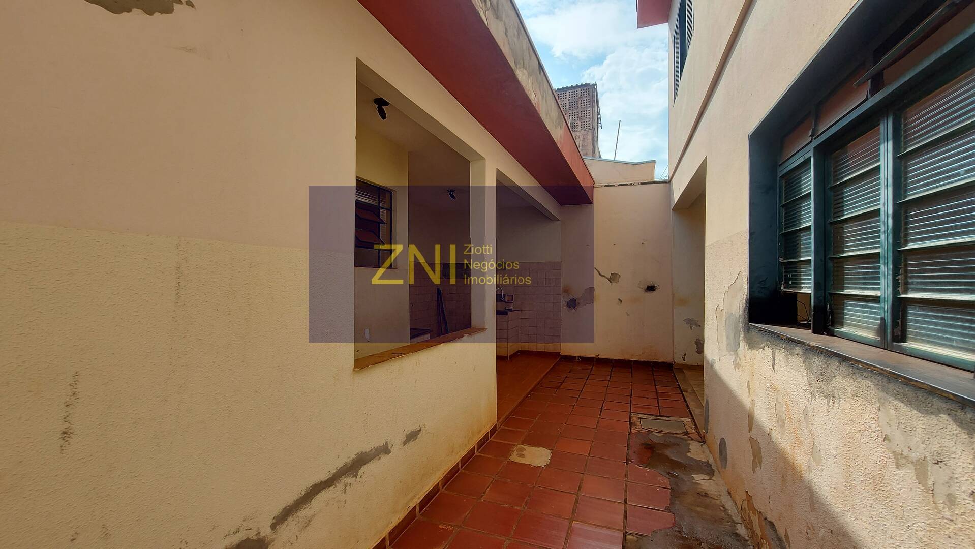 Casa à venda com 5 quartos, 270m² - Foto 8