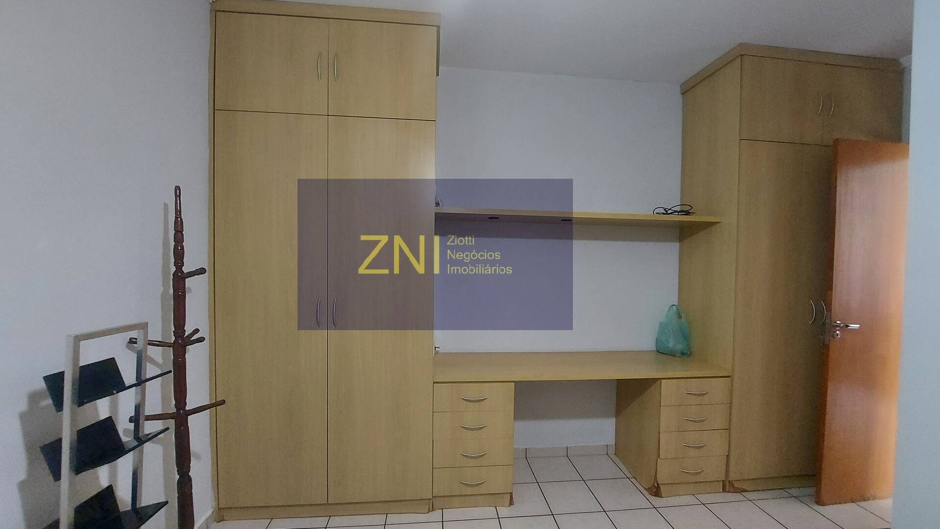 Apartamento à venda com 1 quarto, 37m² - Foto 11