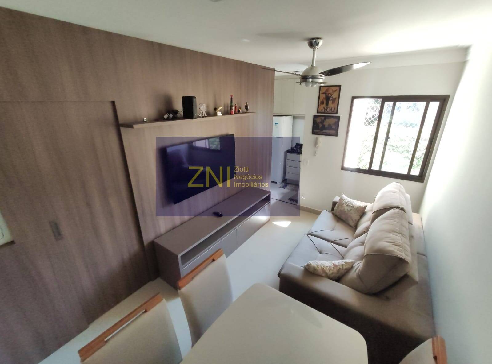 Apartamento à venda com 1 quarto, 37m² - Foto 2