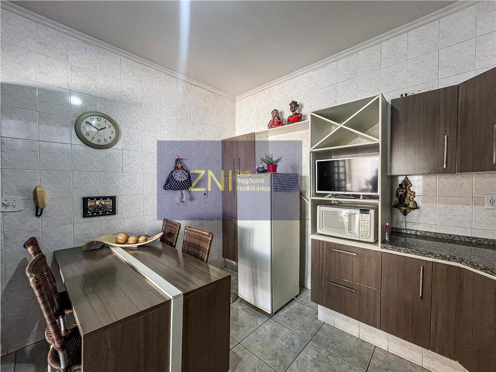 Casa à venda com 3 quartos, 270m² - Foto 6